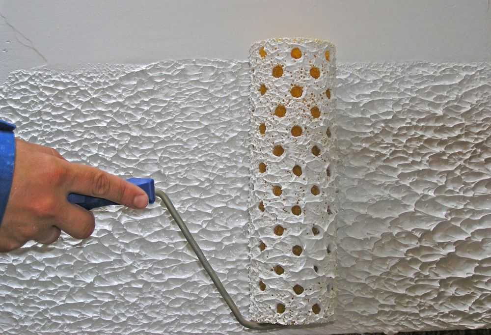 Способы нанесения структурной краски на стены