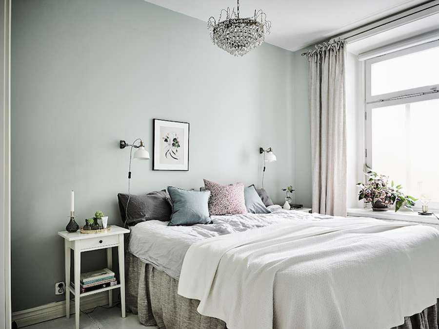 Интерьер спальни в серых тонах. Варианты сочетания серого цвета при оформлении комнаты: стены, мебель и пол. Дизайн спальни серого цвета на фото.