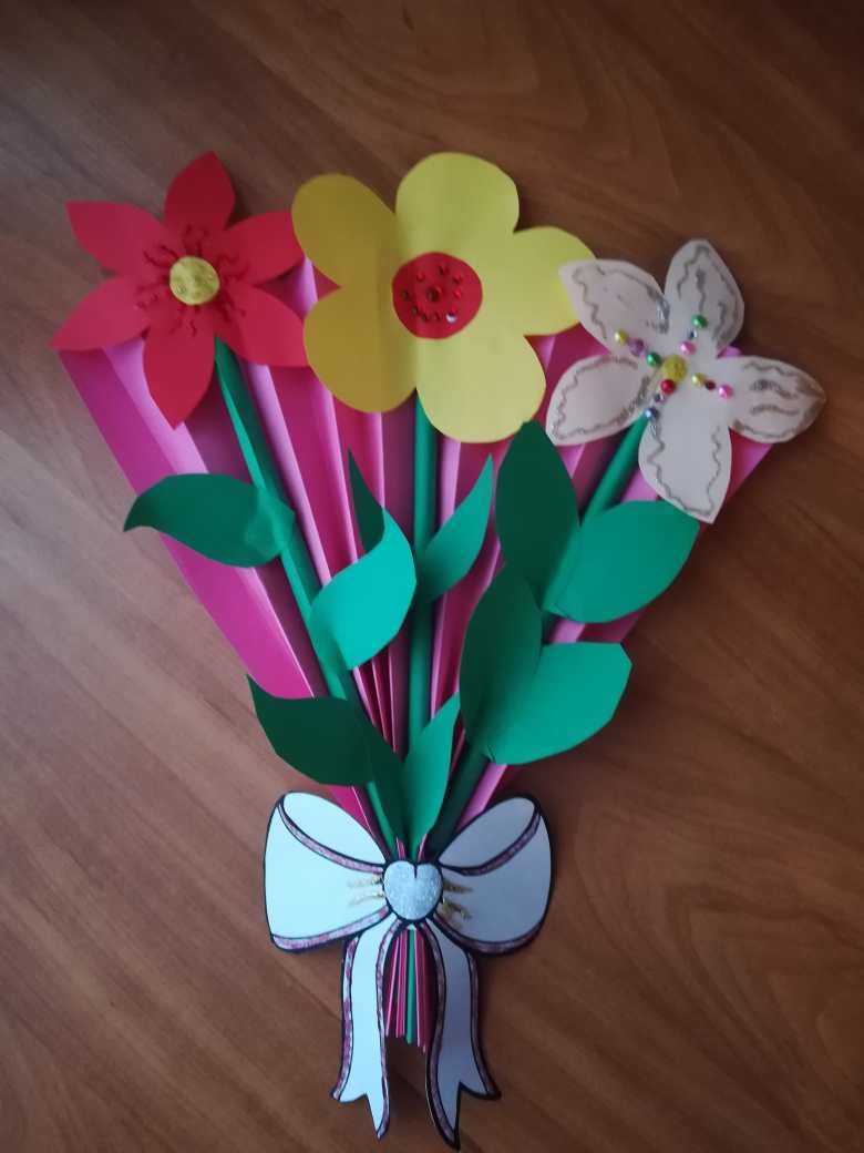 Цветы для мамы своими руками из бумаги