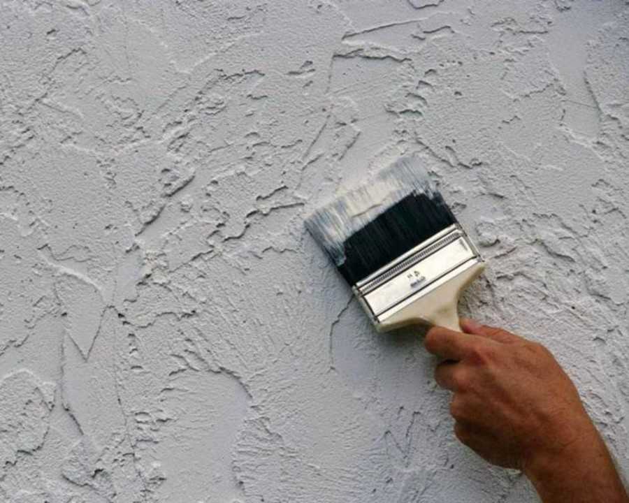 Покраска стен текстурной краской