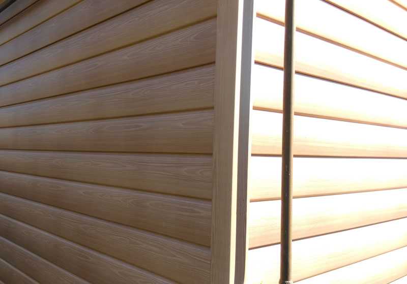 Интерьер деревянного дома из клееного бруса: внутренняя отделка в современном стиле, дизайн гостиной комнаты внутри от лучших дизайнеров

 - 31 фото